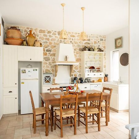 Semini Villa Myrties Esterno foto